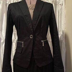 Michael Kors Black  Blazer Sophisticated Tailored Design
Size 4 like‎ new